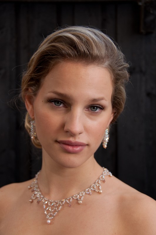 serviet musikkens budbringer Frederikke Reichhardt smykker - Flotte smykker til bruden